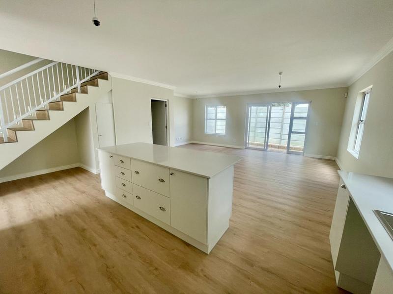 To Let 3 Bedroom Property for Rent in Pinehurst Western Cape